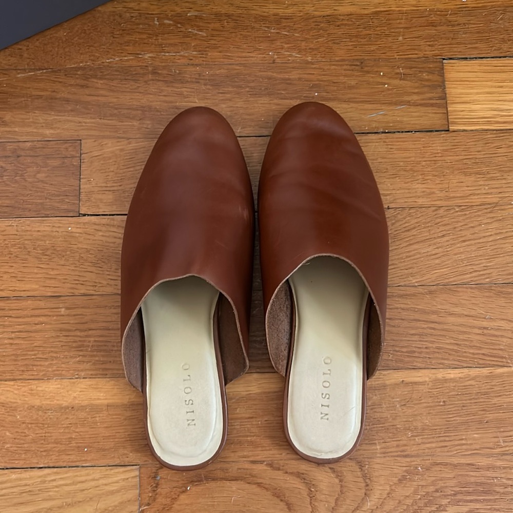 Nisolo Brandy Mules